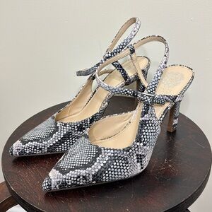 Vince Camuto snake print heels women’s 10